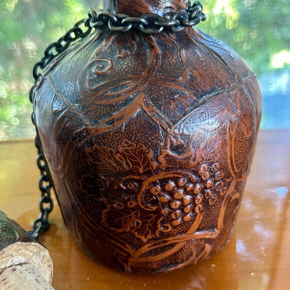 Vintage Spanish Glass Decanter with Tooled Leather Cover & Cork Stopper - Picture 3 of 13